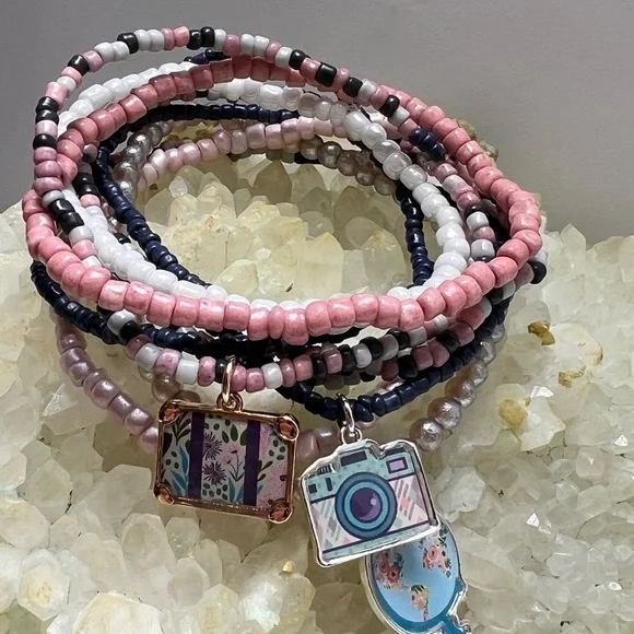 Beaded stretchy charm bracelets travel vacation themed pink blue white floral - Picture 6 of 7